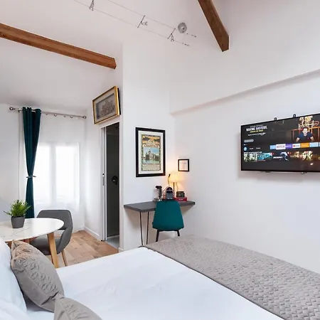 Les De La Faisanderie Chantilly