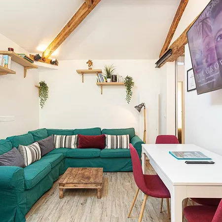 Les De La Faisanderie * Chantilly