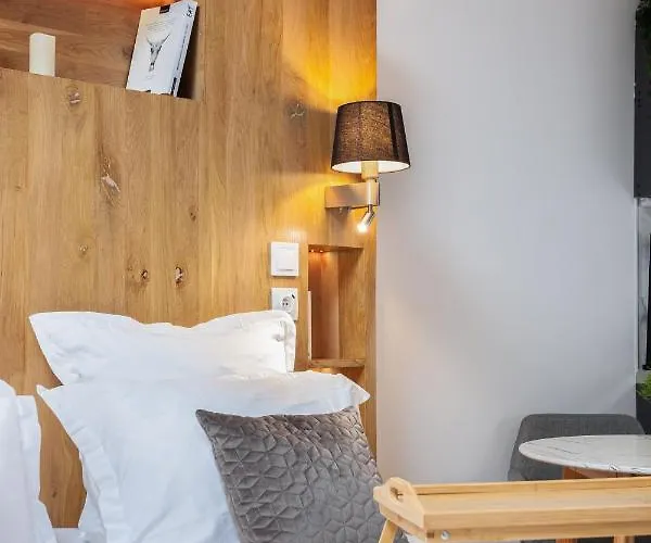 Les De La Faisanderie *