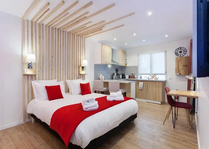 Les De La Faisanderie * Chantilly